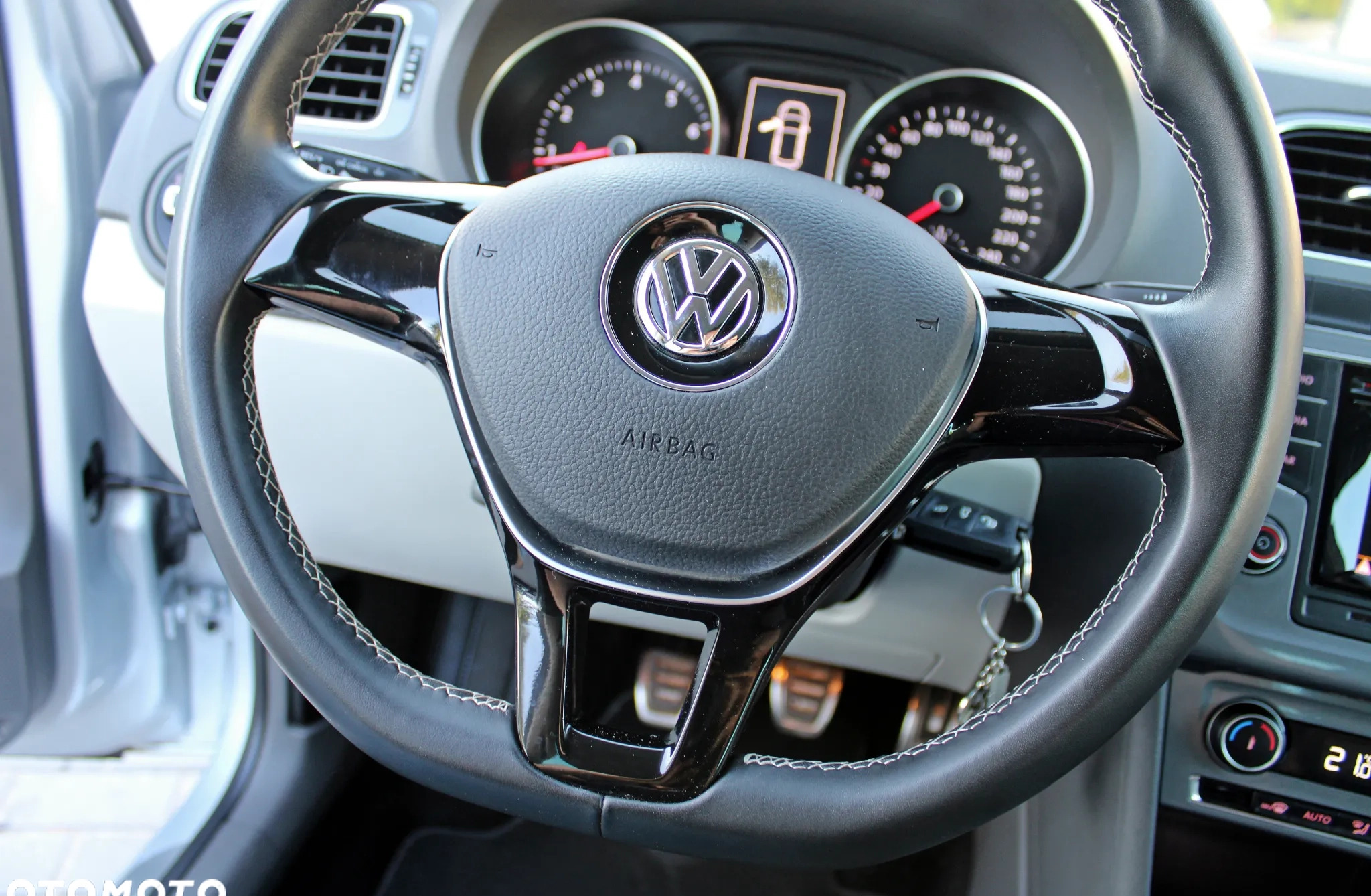 Volkswagen Polo cena 37900 przebieg: 46500, rok produkcji 2014 z Wyszków małe 742